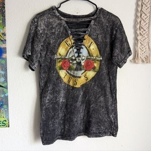Bravado Women's Gun's N Roses Laced V-Neck Dark Acid Wash Cotton Shirt Sz M
